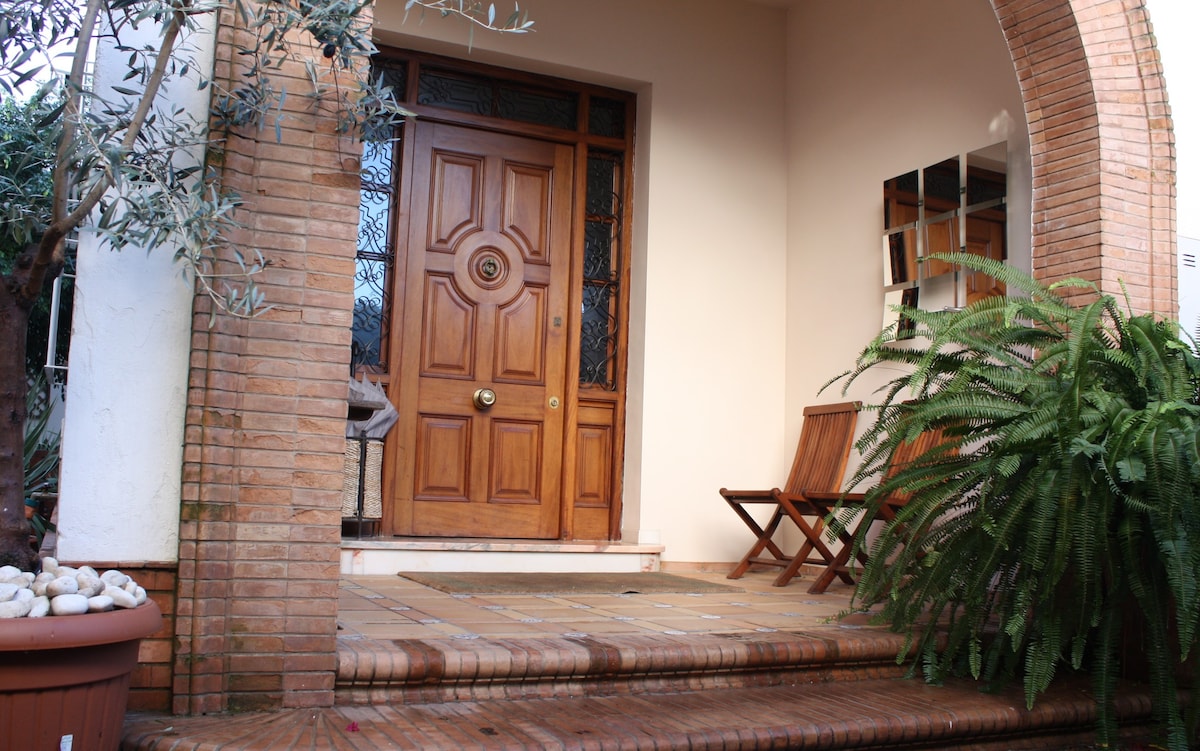 Chambre confortable avec terrasse