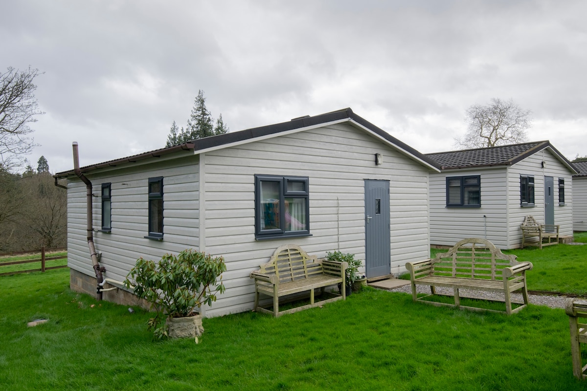 Oak Lodge Overlooking Bedgebury Forest and Pinetum