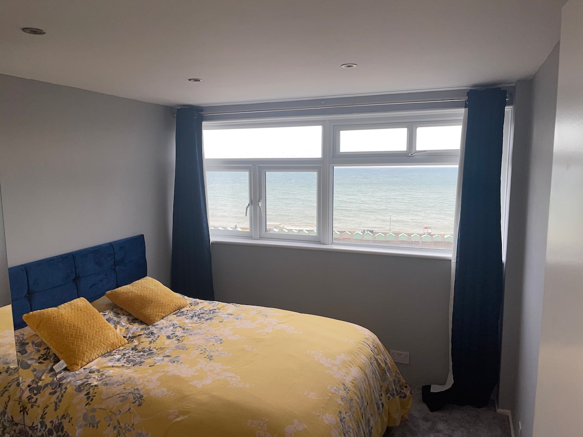 Vue panoramique sur la mer-Brighton pour les couples/c�libataires