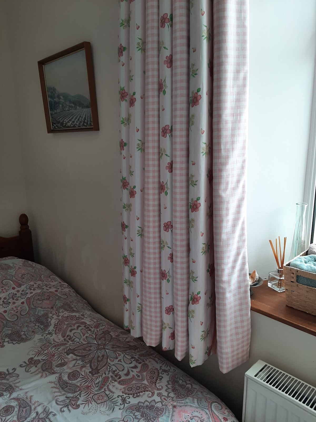 Chambre double avec micro-ondes, r�frig�rateur et �vier.