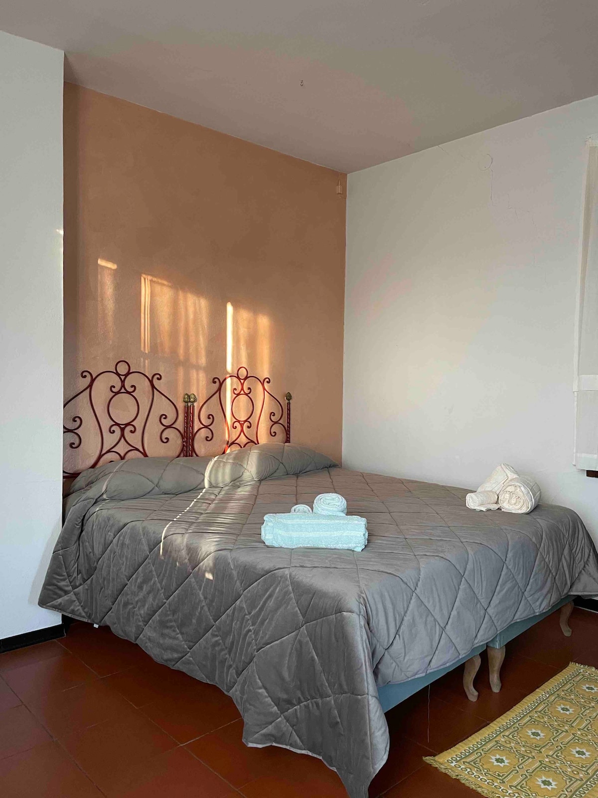 Chambre douillette avec salle de bain privée à Rome