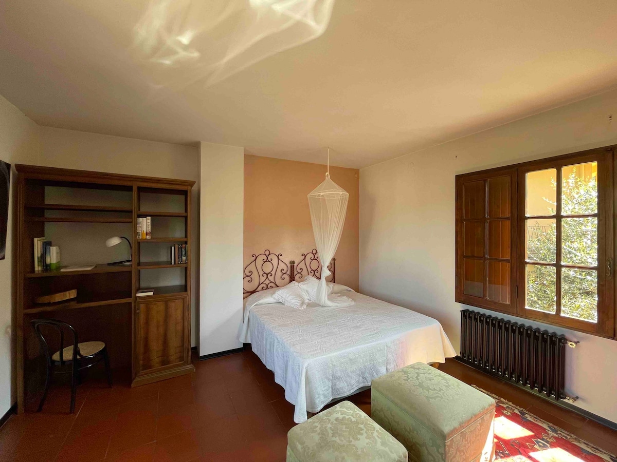 Chambre douillette avec salle de bain privée à Rome