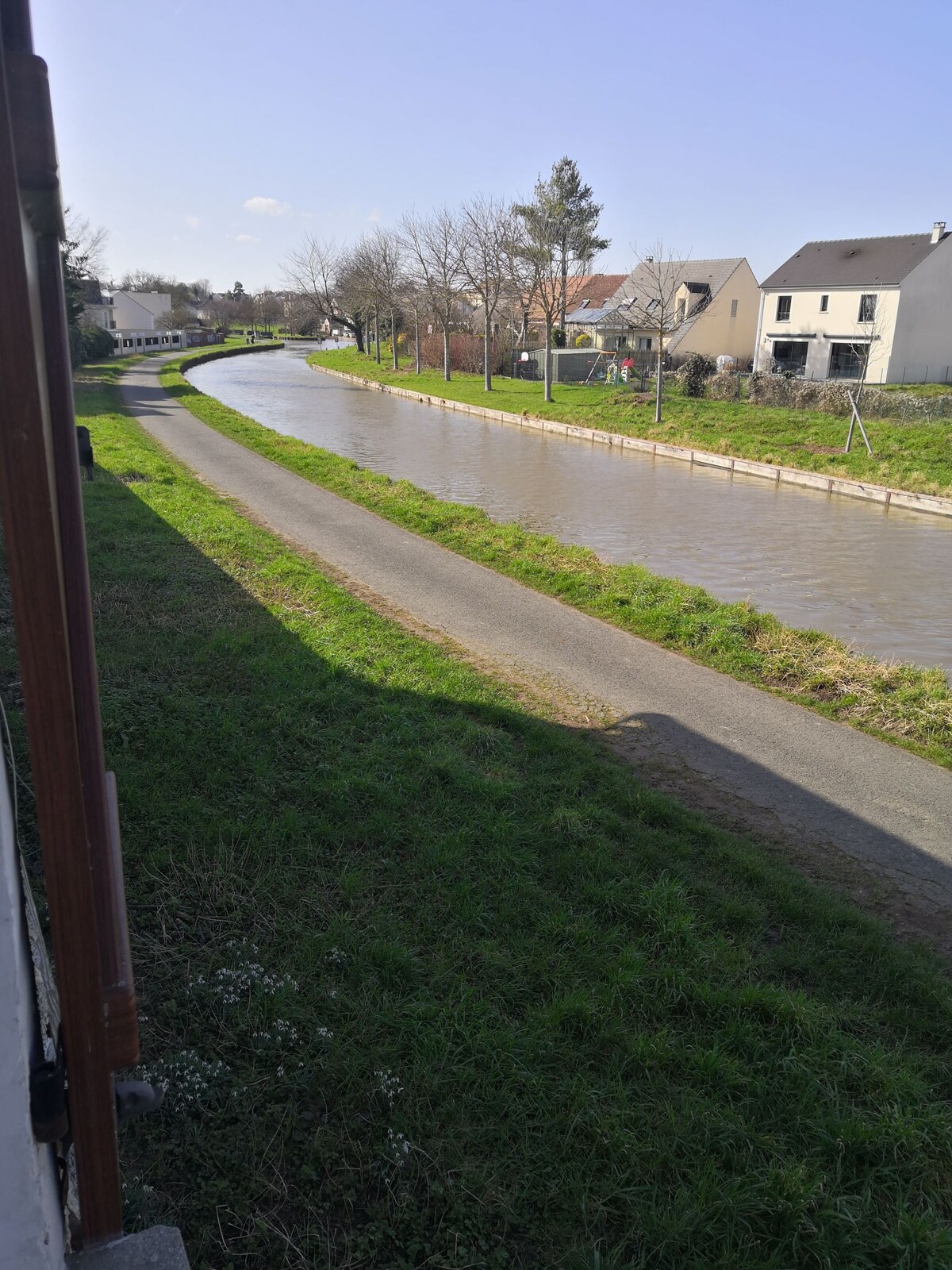 Logement entier avec 2 Chambres, au bord du canal