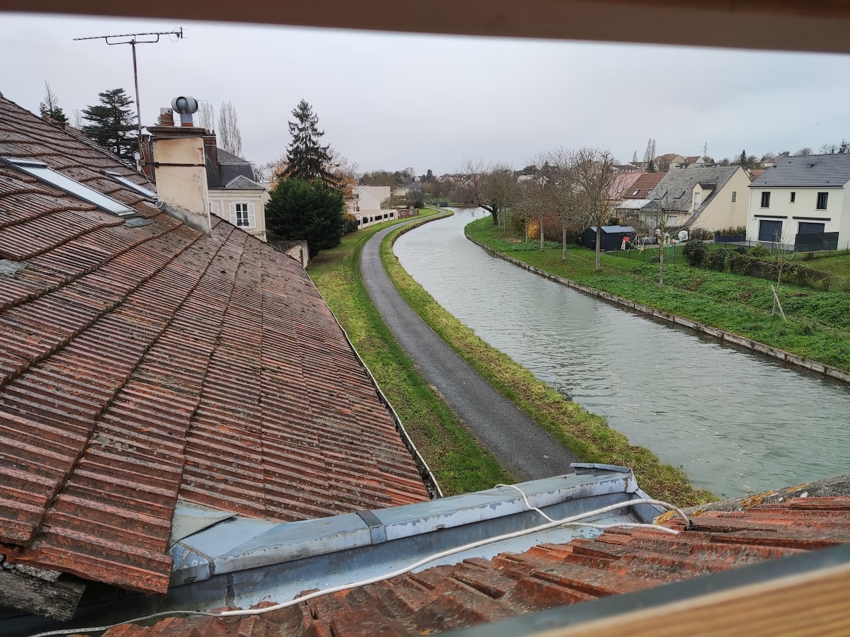 Logement entier avec 2 Chambres, au bord du canal