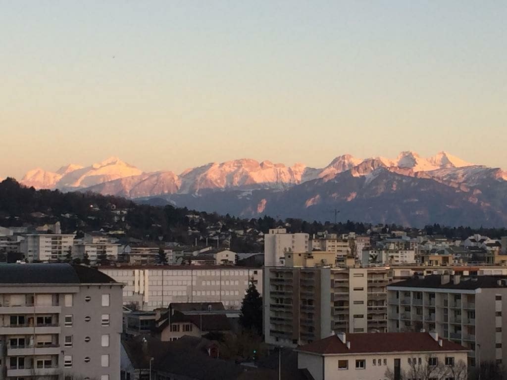 Studio atelier avec vue magnifique proche Geneve